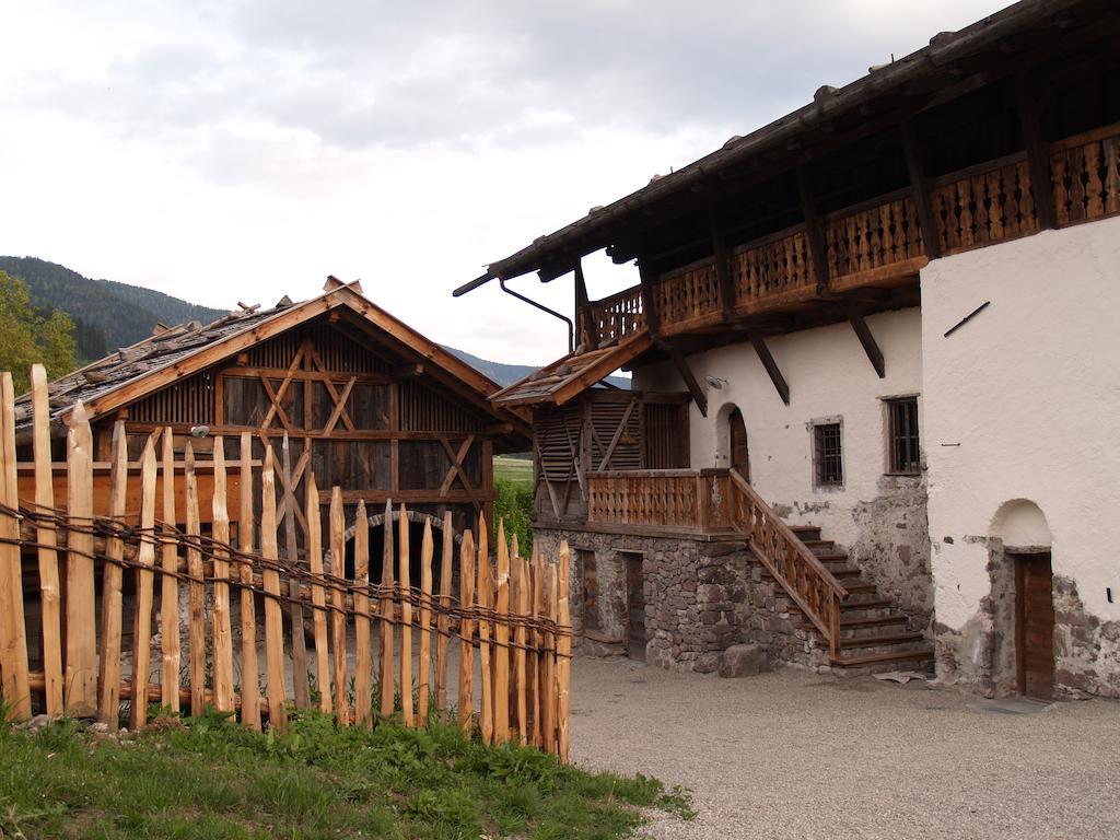 Feldrand Weissenbach